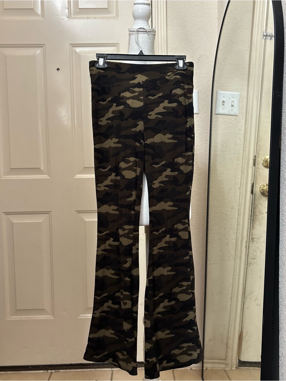 No Boundaries Olive & Dark Green Camo Flared Leggings